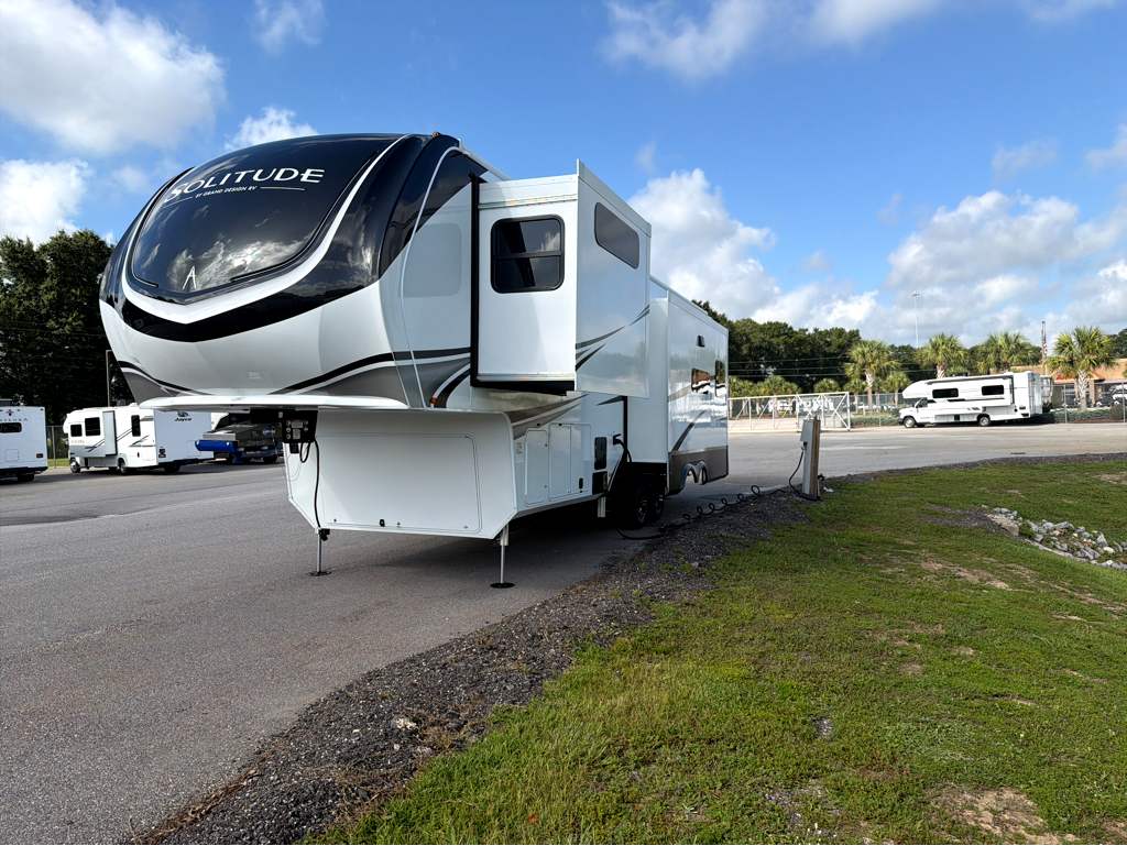2027 GRAND DESIGN SOLITUDE 310GK - Image 3