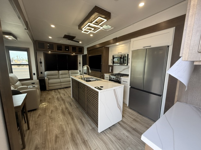 2027 Keystone Montana 3100RL - Image 5
