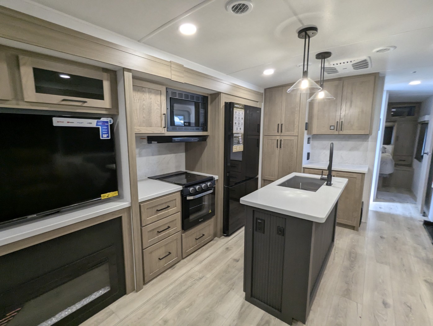 2027 Forest River Rockwood Ultra Lite 2916RL - Image 31