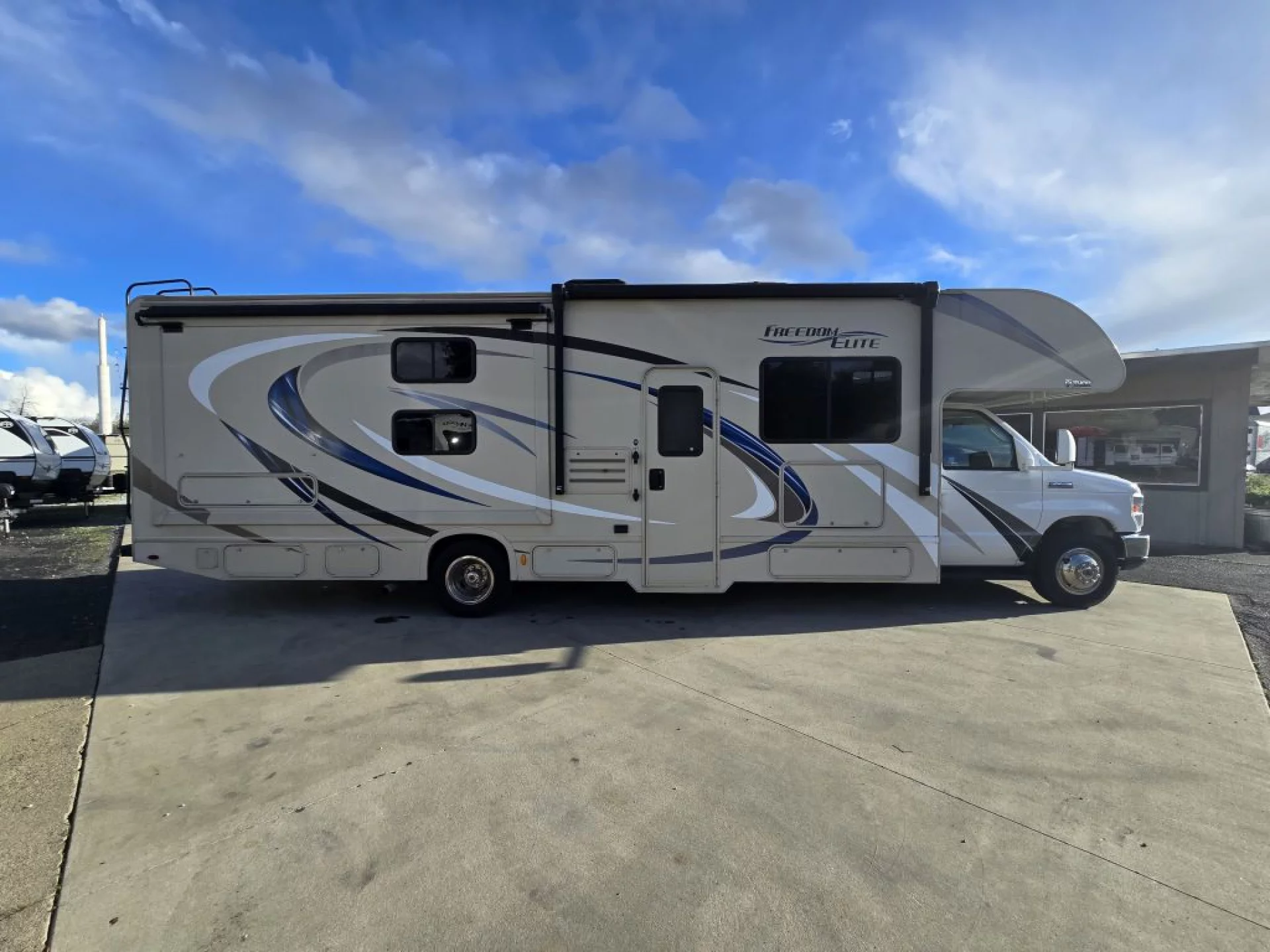 2019 THOR MOTOR COACH FREEDOM ELITE 30FE - Image 5