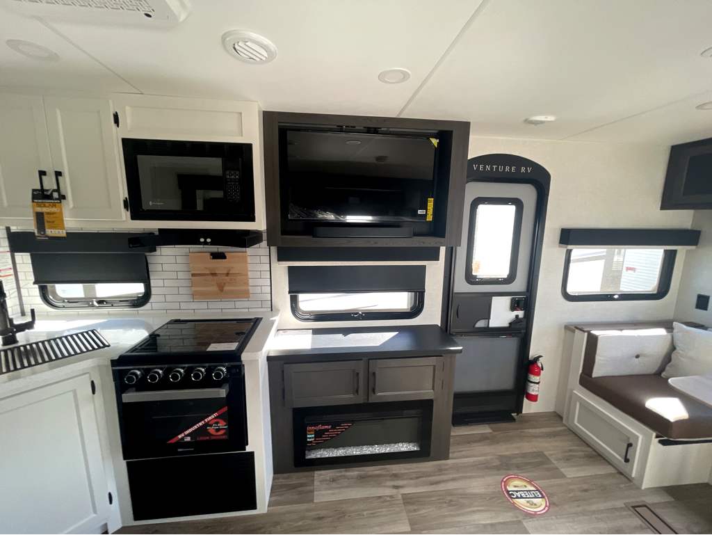 2026 VENTURE RV SPORTTREK 302VRD - Image 23