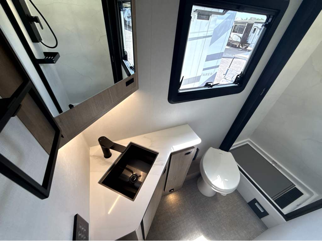 2027 Grand Design Lineage Series M 25FW - Image 28