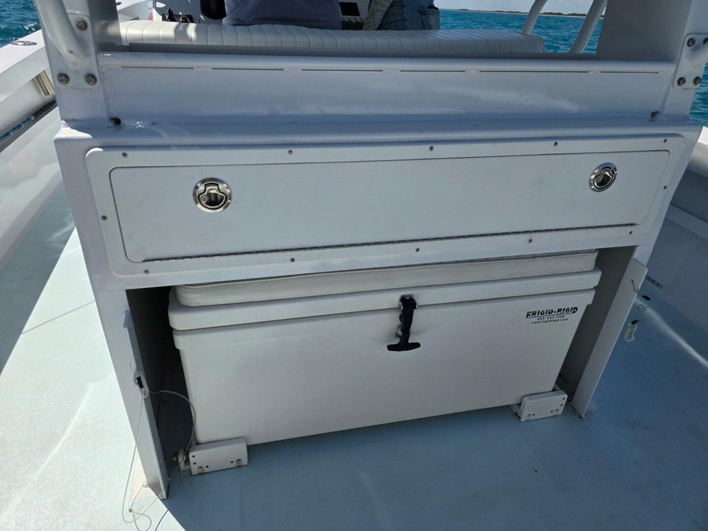 2012 Contender Custom 33 Center Console - Image 20