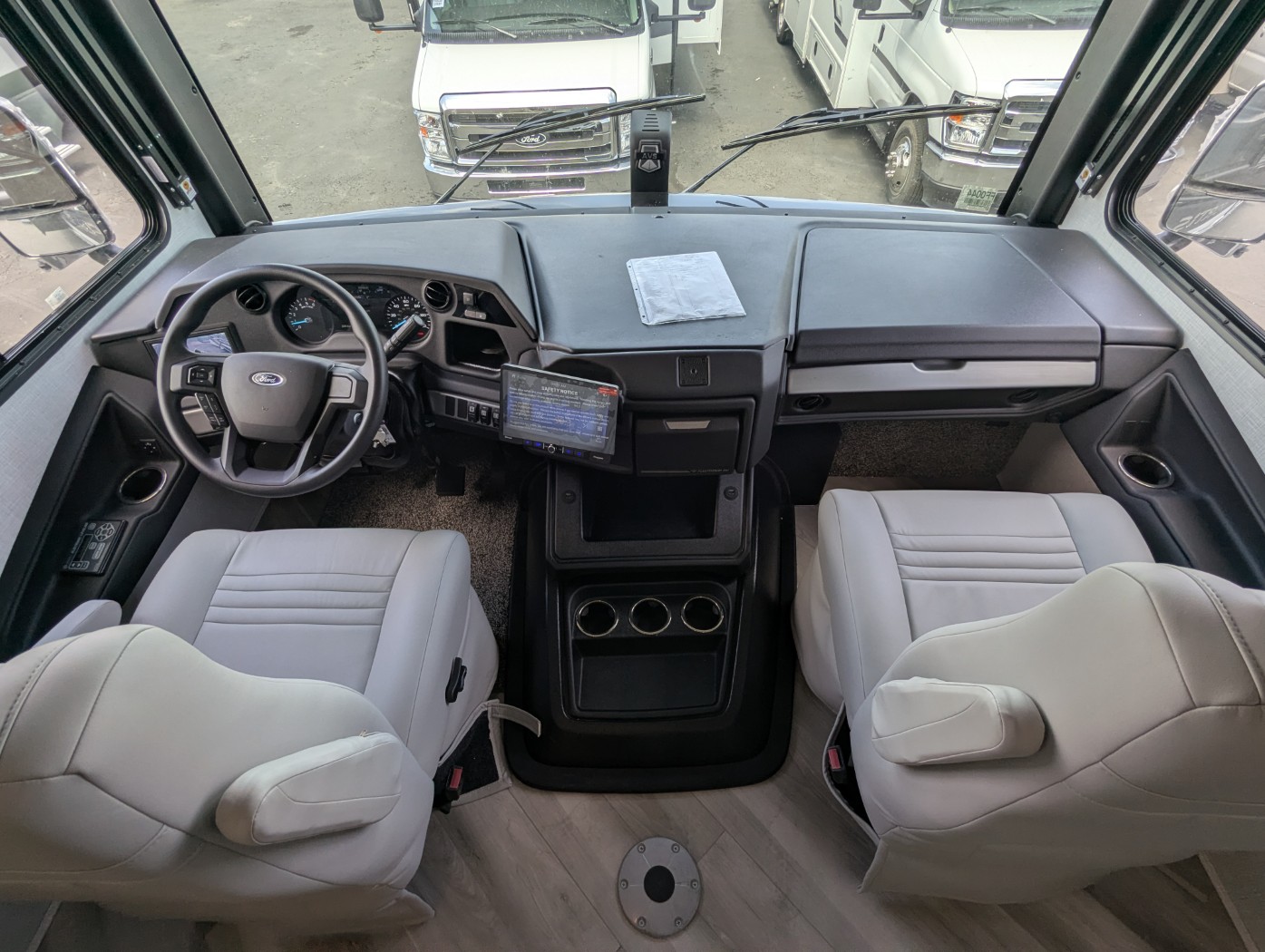 2026 Fleetwood Fortis 34MB - Image 8