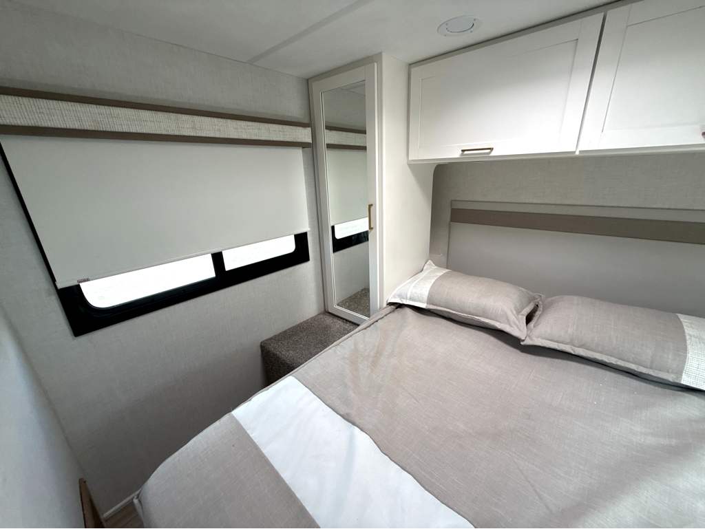 2027 THOR MOTOR COACH MAGNITUDE GA28 - Image 21