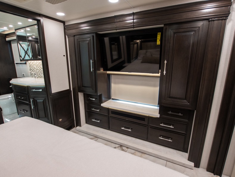2026 Entegra Coach Anthem 44V - Image 20