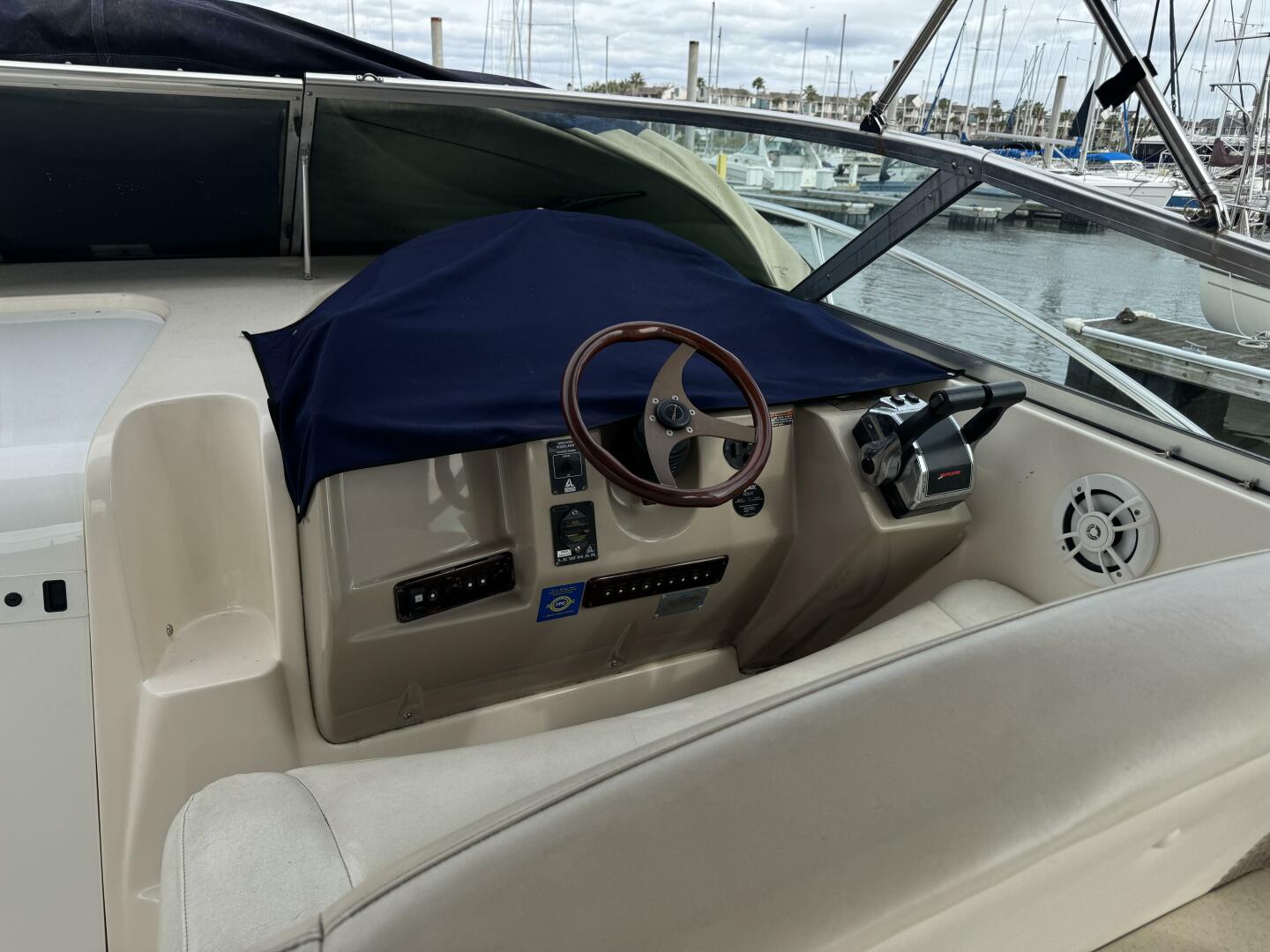 2002 Rinker 342 Fiesta Vee - Image 26