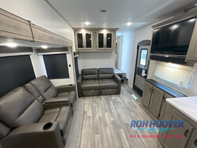 2024 COACHMEN 368TBH - Image 15