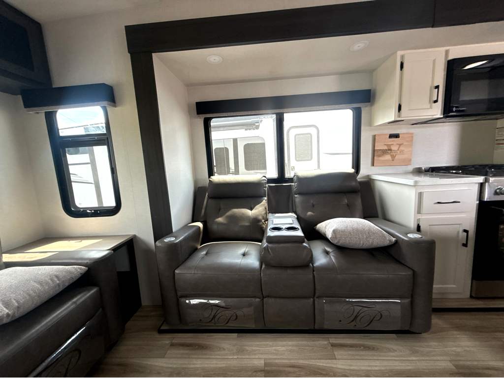 2027 VENTURE RV SPORTTREK 353VIK - Image 14