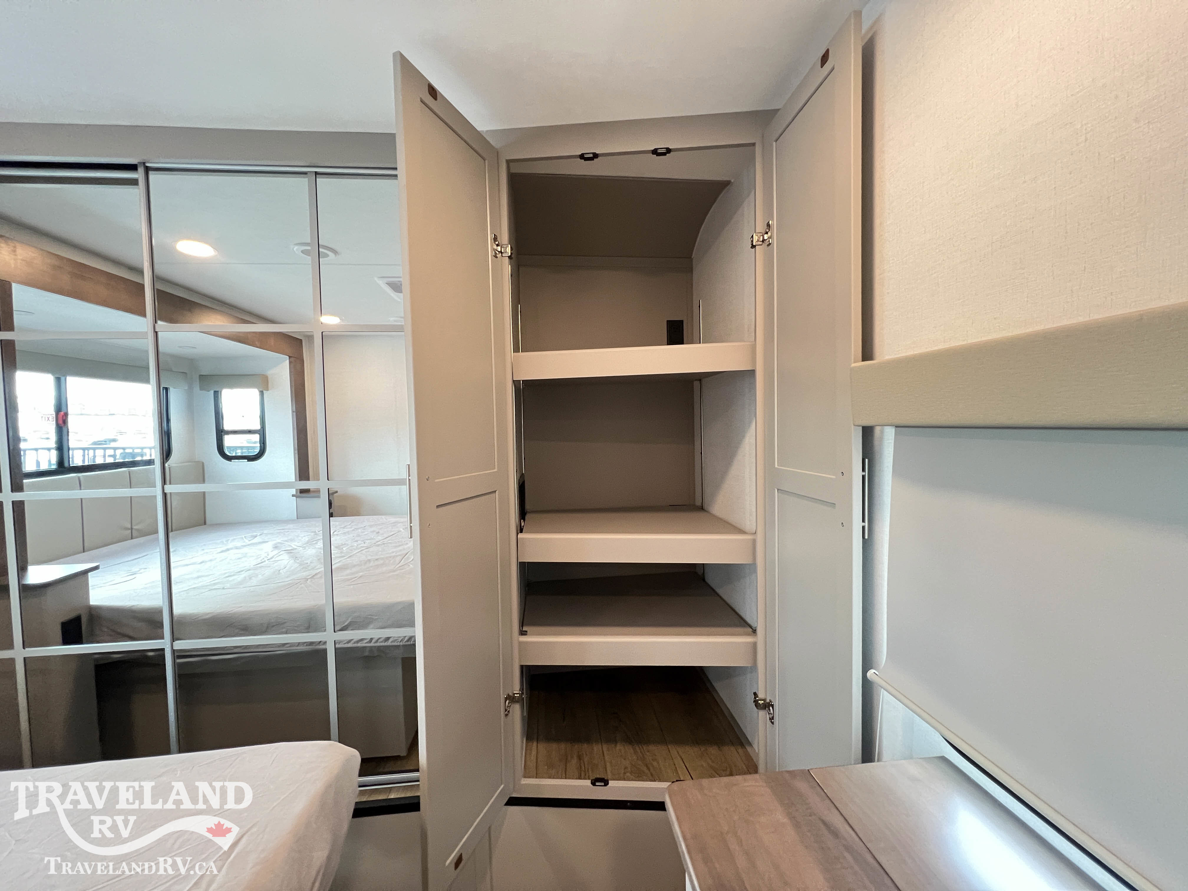 2026 Alliance RV AVENUE 332RL - Image 34