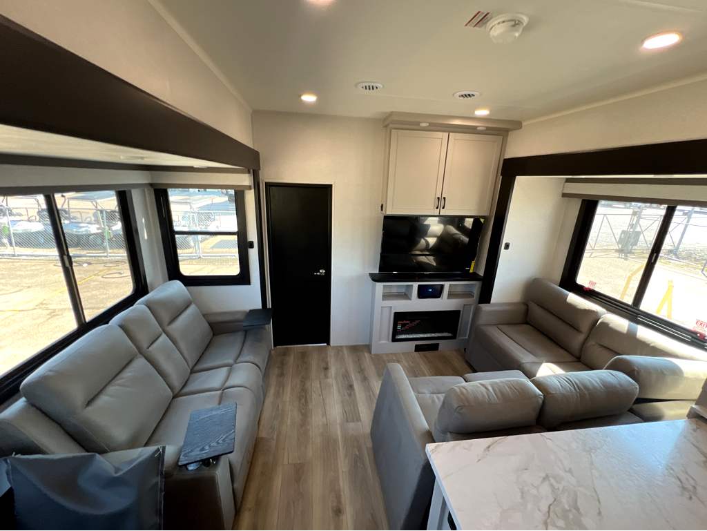 2026 JAYCO SEISMIC 395 - Image 14