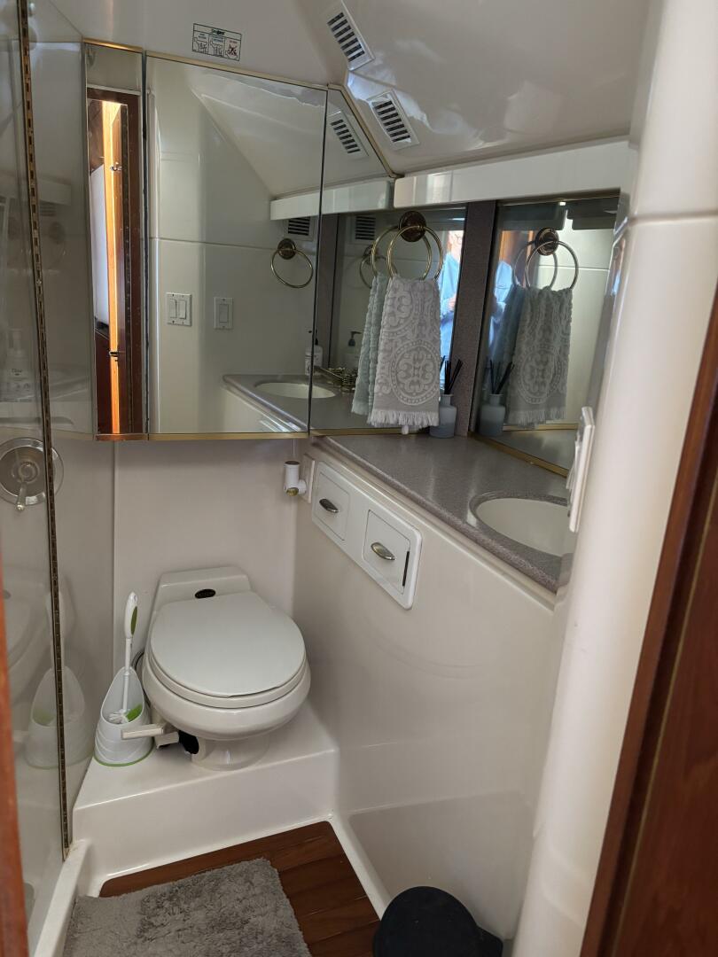 1993 Tiara Yachts 4300 Convertible - Image 27