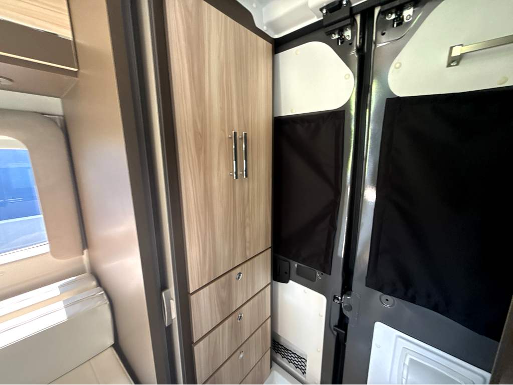 2027 ENTEGRA COACH ETHOS 20T - Image 21