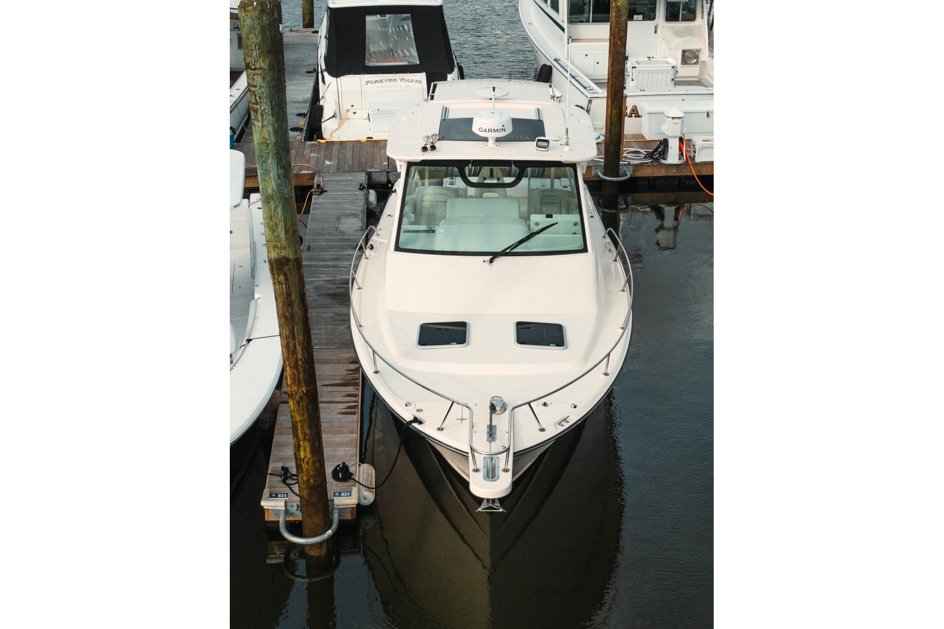 2020 Grady-White Express 330 - Image 8