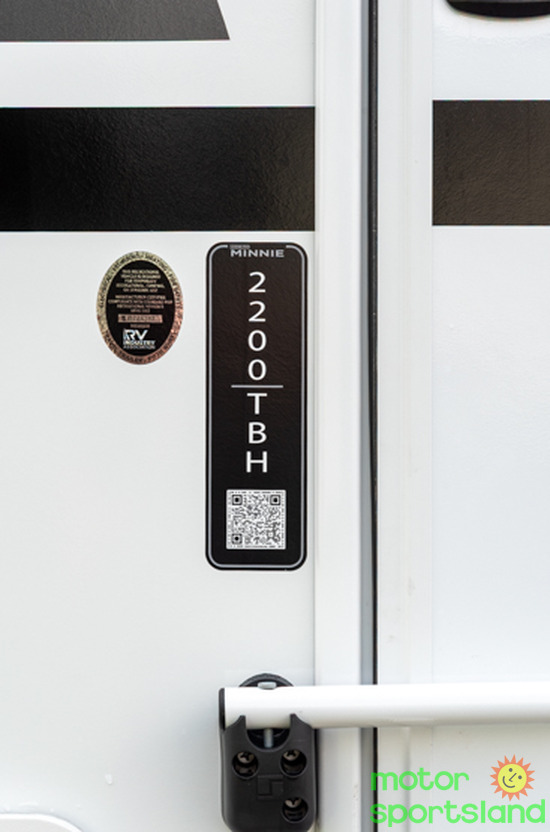 2027 Winnebago Micro Minnie 2200TBH - Image 12