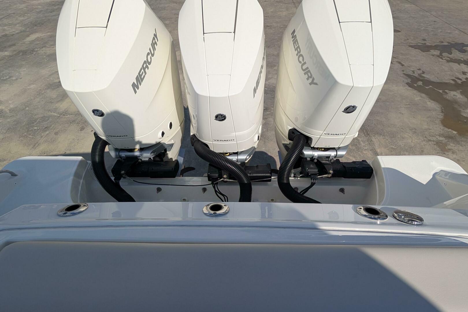 2024 Boston Whaler 350 Realm - Image 16