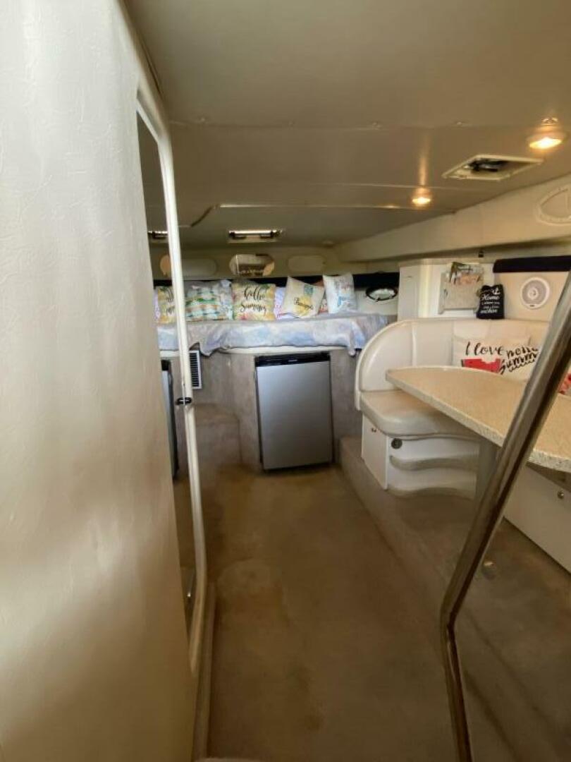 2000 Rinker - Image 16