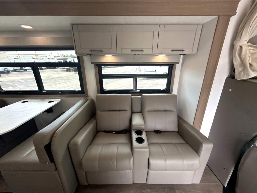 2027 ENTEGRA COACH ODYSSEY 29V - Image 17