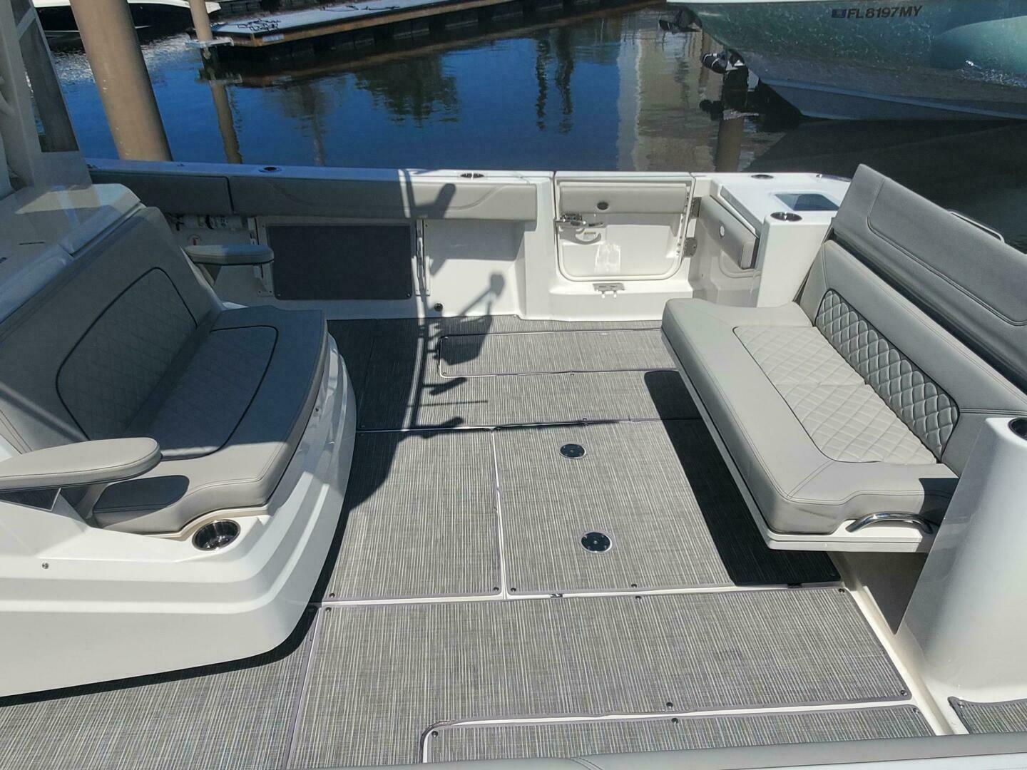 2023 Pursuit S 378 Sport - Image 17