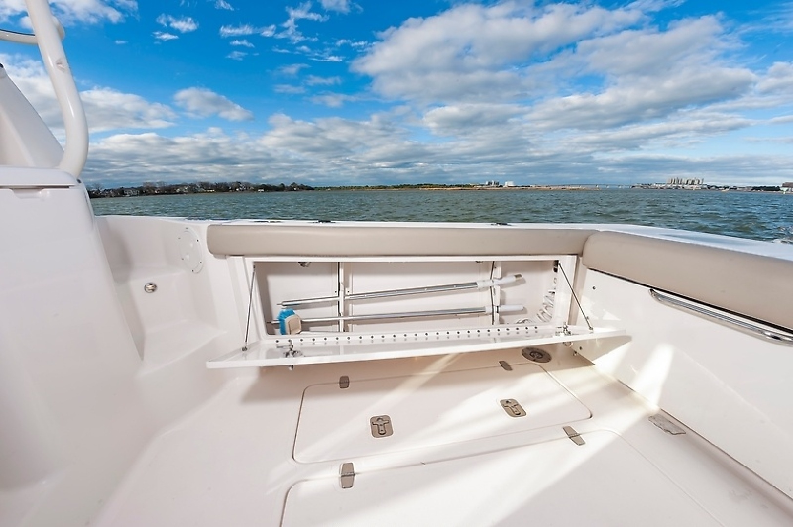 2015 PURSUIT 385 OS Base - Image 15