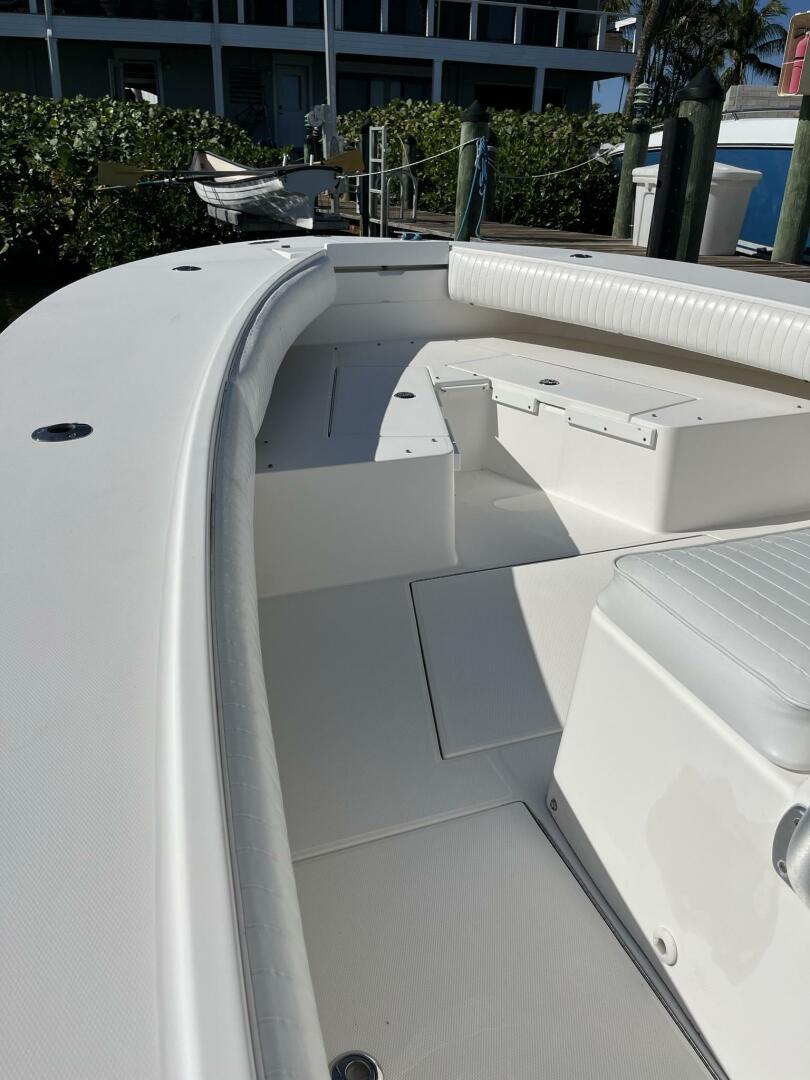 2006 Regulator 32 Center Console - Image 7