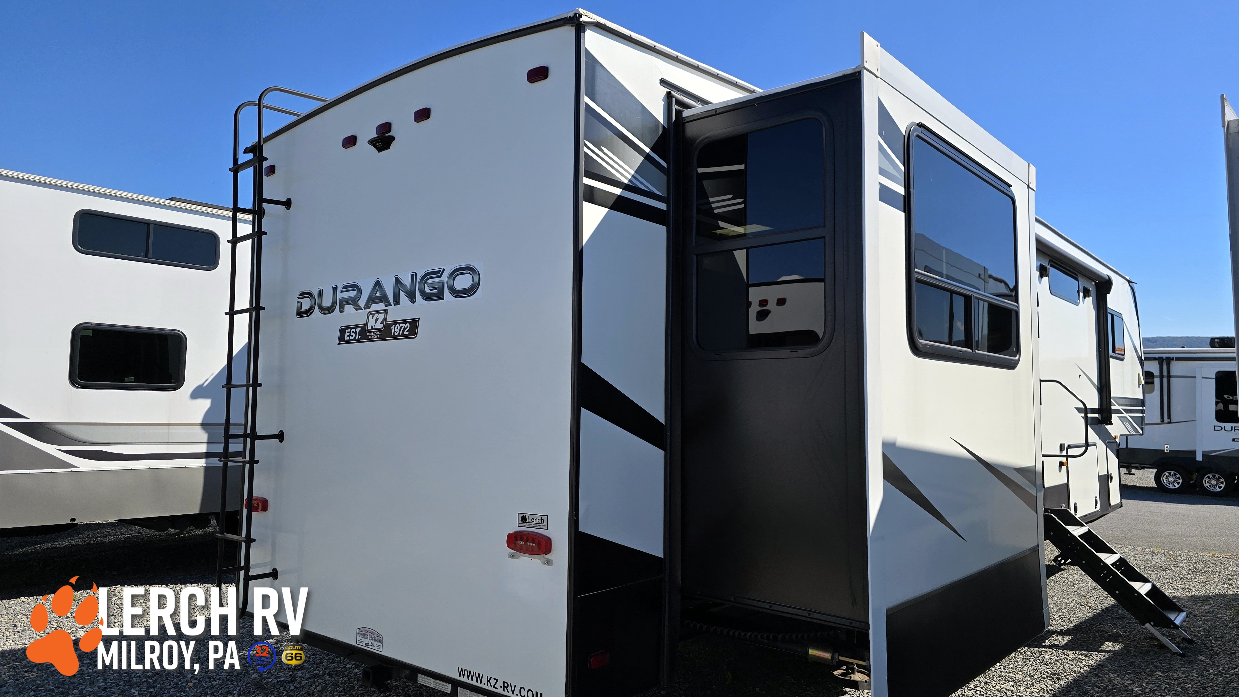 2021 KZ RV Durango D326RLT - Image 9
