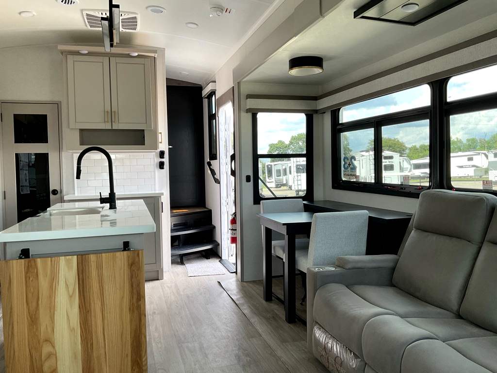 2027 JAYCO NORTH POINT 310RLTS - Image 11