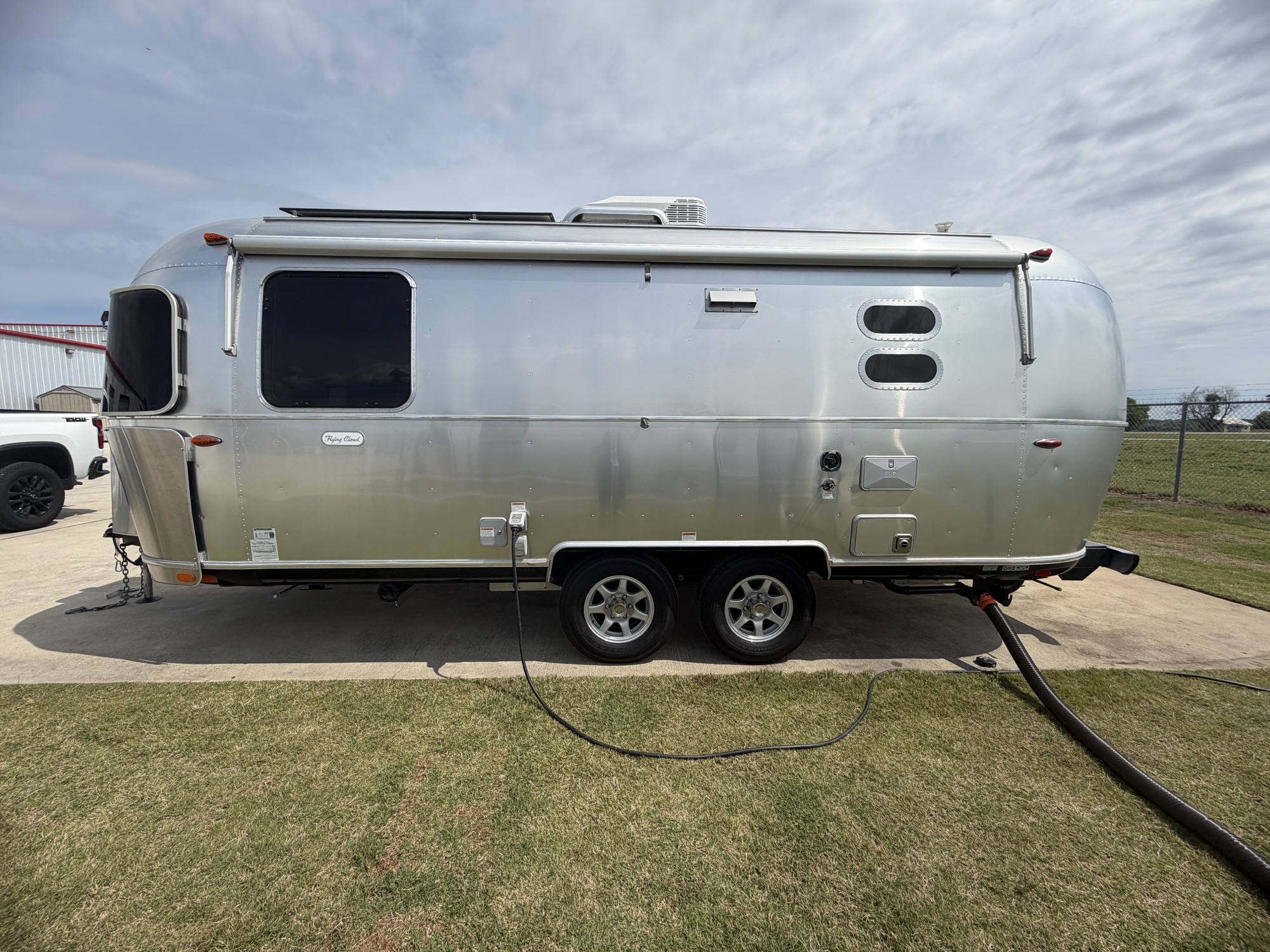 2024 AIRSTREAM FLYING CLOUD 23FB - Image 8