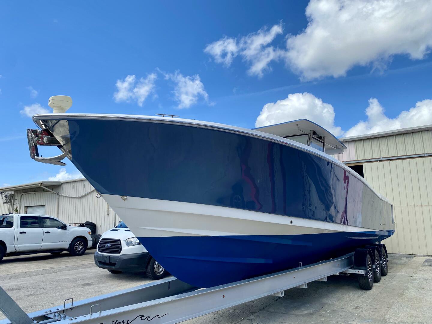 2023 Fishing Raptor 390 Solarium - Image 1