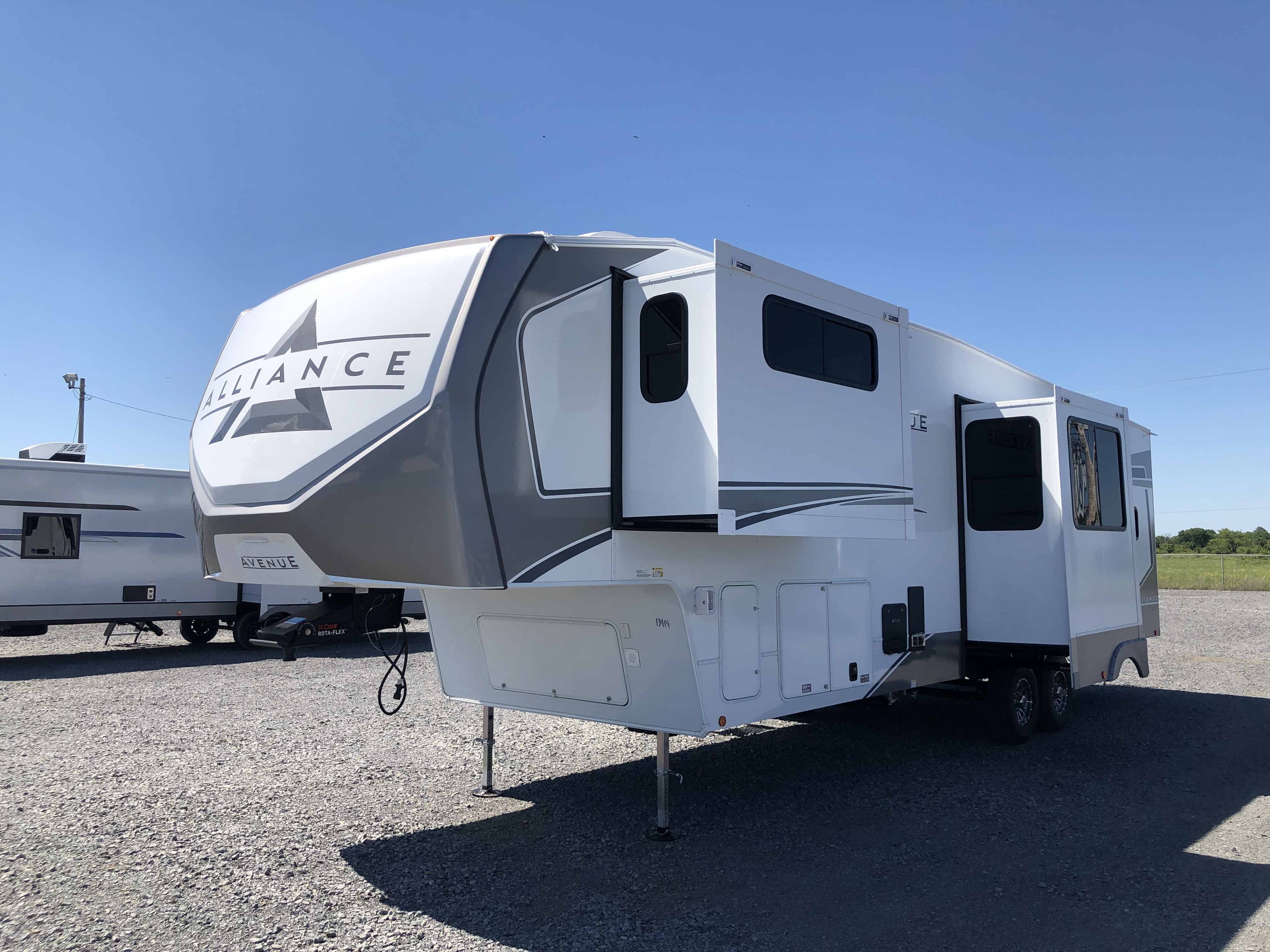 2026 Alliance RV Avenue 35RKS - Image 3