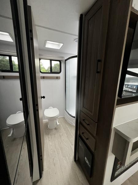 2026 Coachmen FREEDOM EXPRESS FET252RBS - Image 7