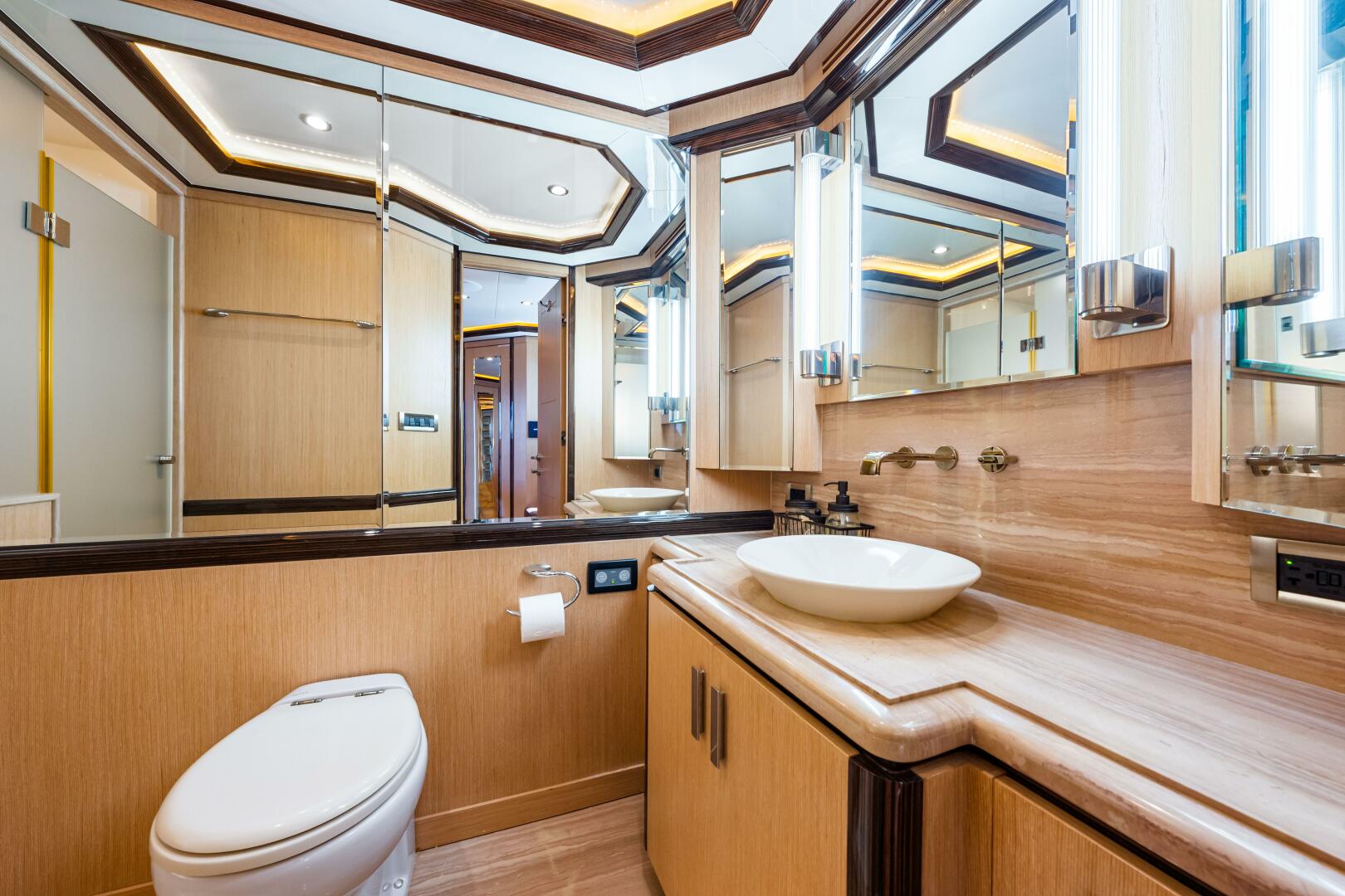 2010 Ocean Alexander 83 Motor Yacht - Image 35