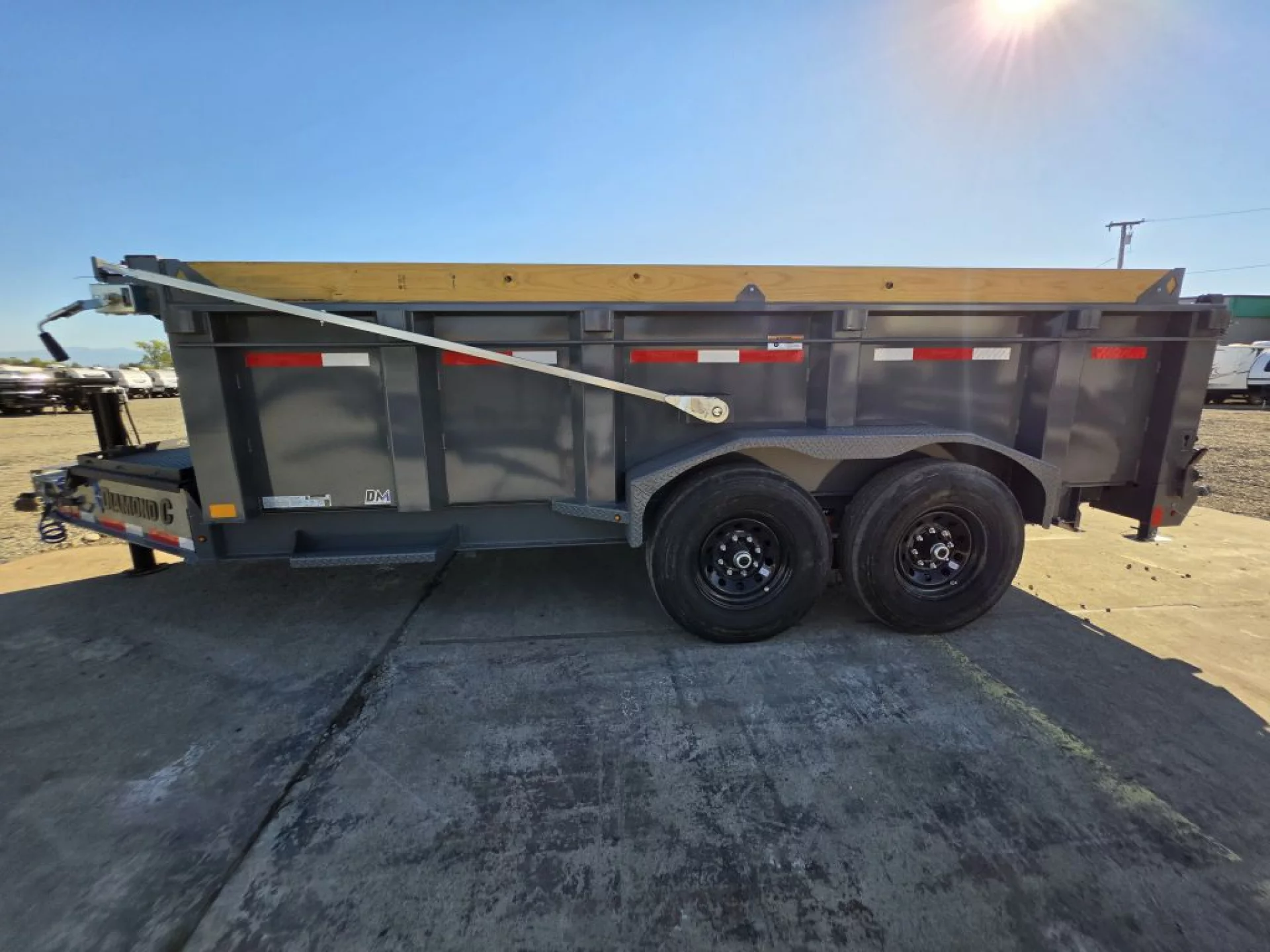 2027 DIAMOND C TRAILERS DIAMOND C LPT 207 HEAVY DUTY 14X82 32 SIDES PACESETTER - Image 3
