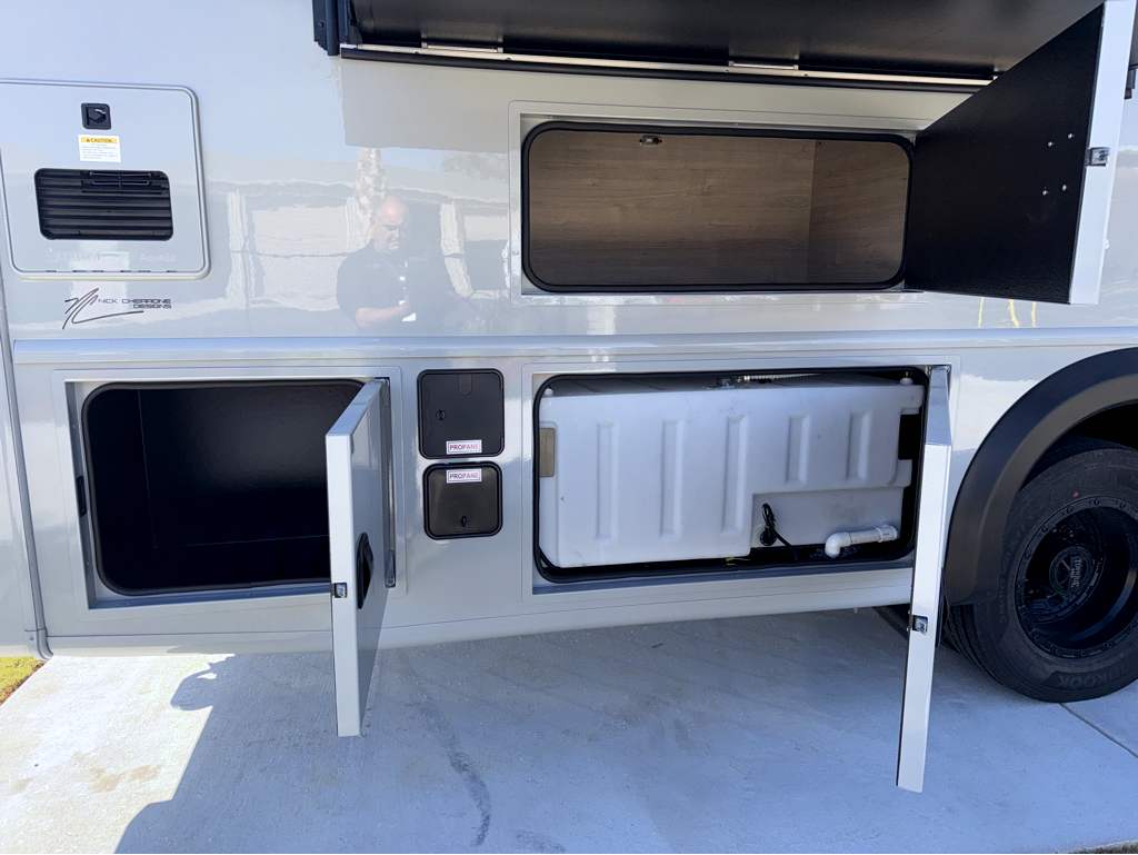 2026 GRAND DESIGN LINEAGE SERIES F 31ZW - Image 7