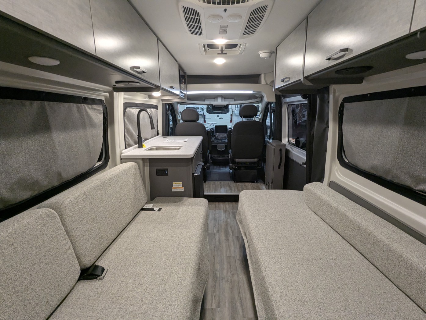2026 Thor Motor Coach Tellaro 20LS - Image 24