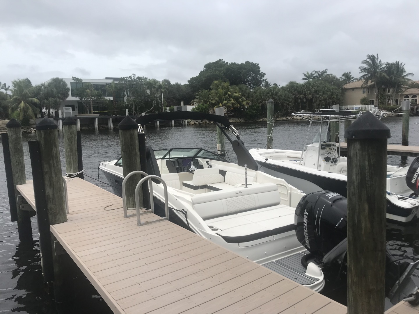 2019 Sea Ray SDX 270 Outboard - Image 4