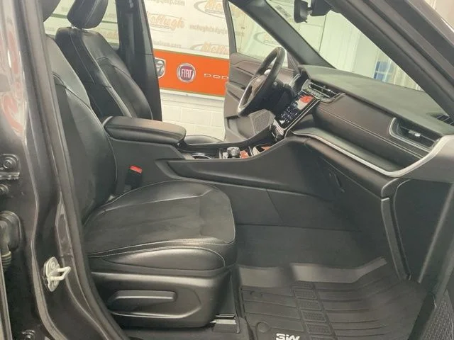 2024 Jeep Grand-Cherokee-L Laredo Altitude 4x4 - Image 25