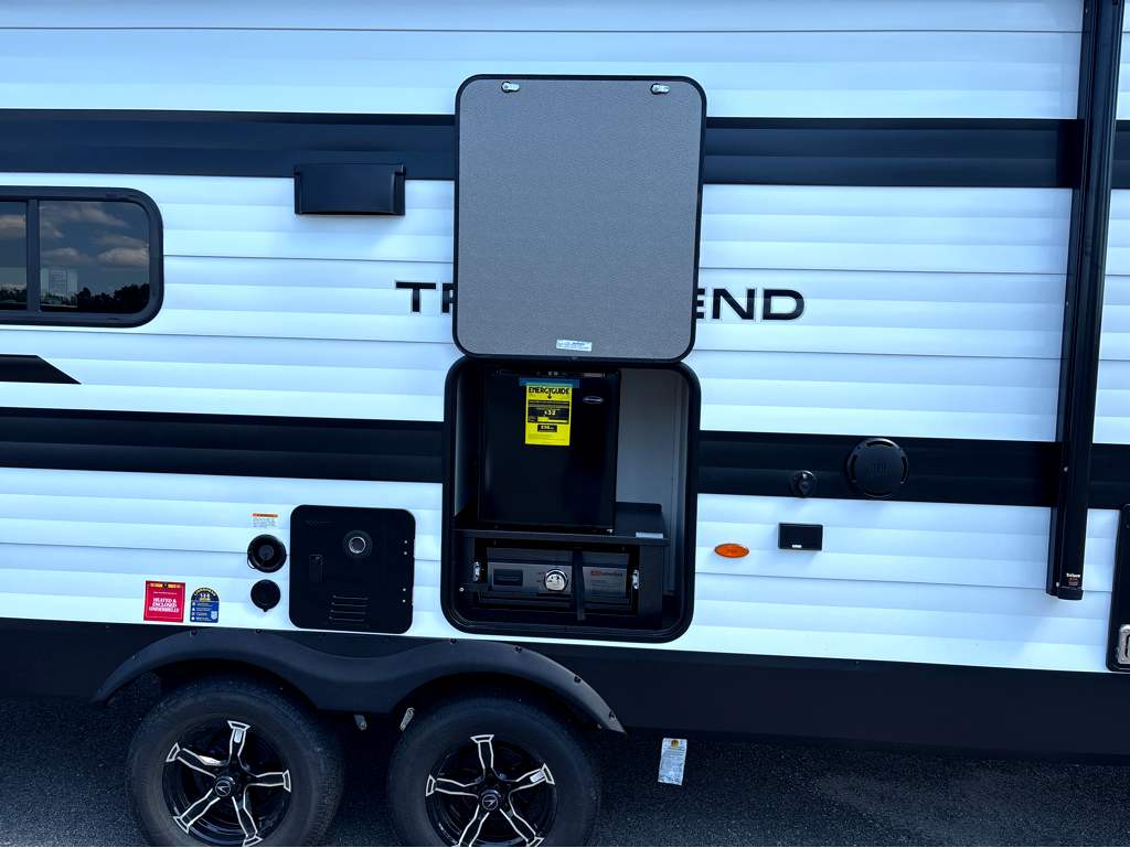 2027 GRAND DESIGN TRANSCEND 245RLT - Image 3