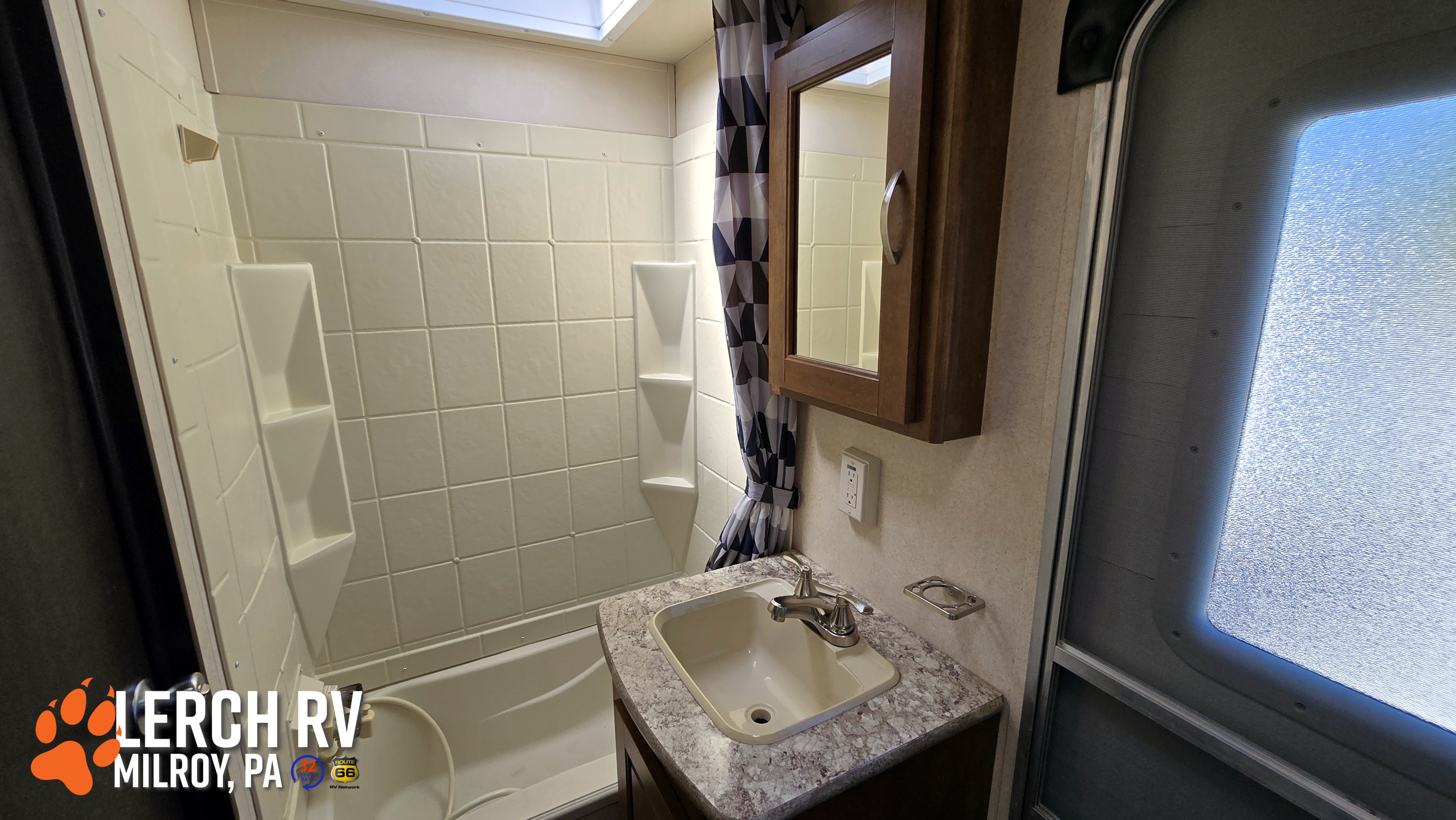 2017 Forest River Salem T32BHDS - Image 27