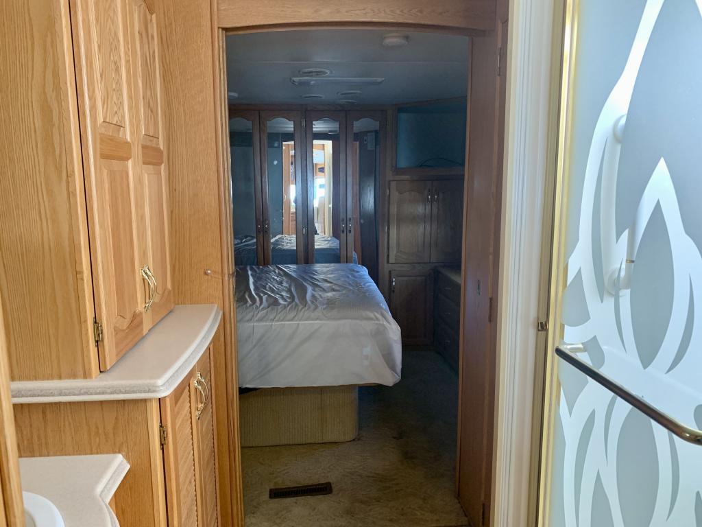 2005 MOUNTAIN AIRE 3778-WORKHORSE - Image 35