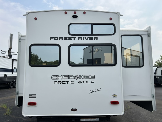 2026 CHEROKEE ARCTIC WOLF 38LEAH.G - Image 7
