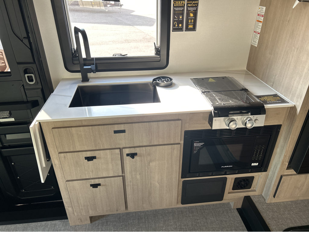 2026 Grand Design Lineage Series M 25TK - Image 10