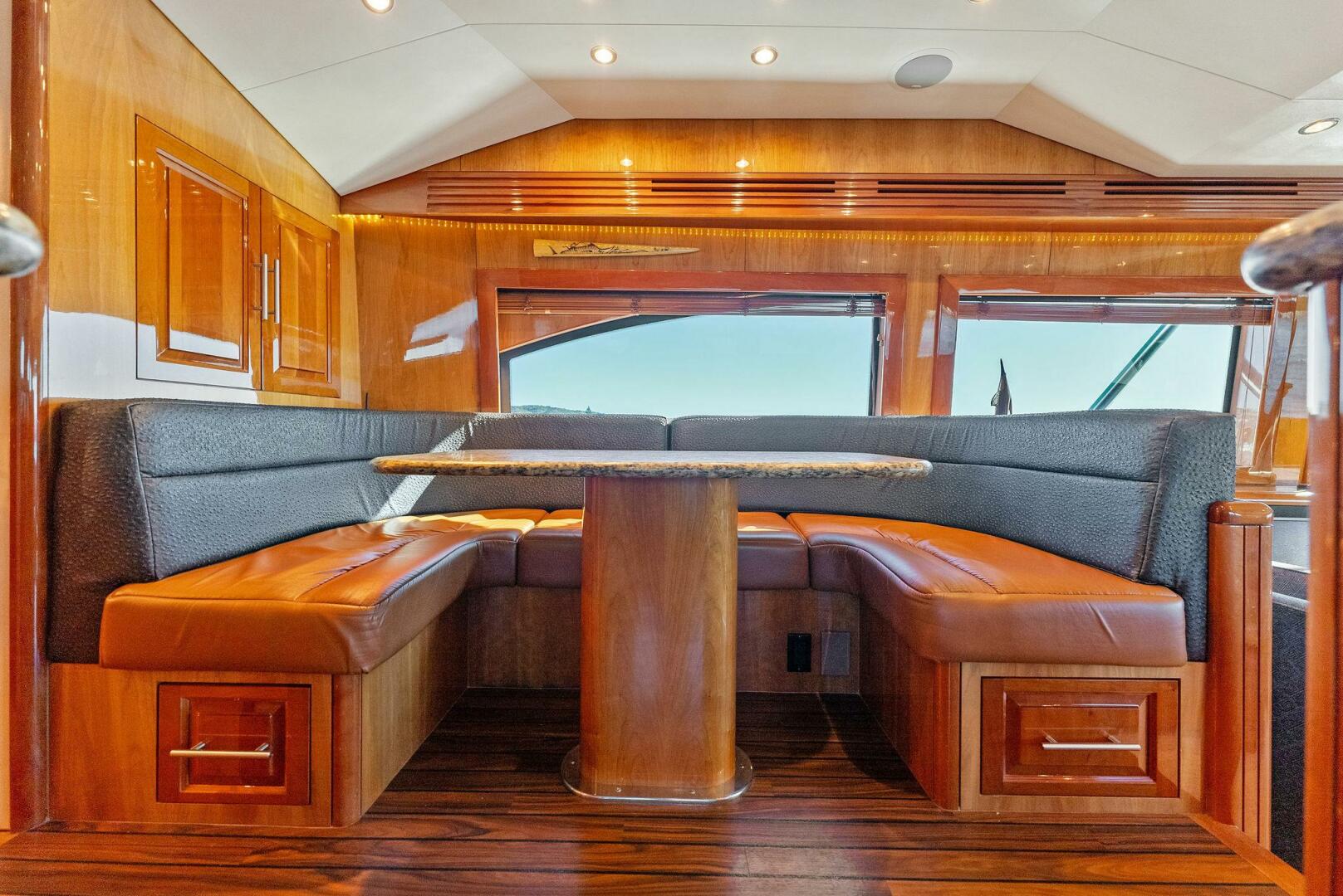 2007 Hatteras 64 Convertible - Image 13