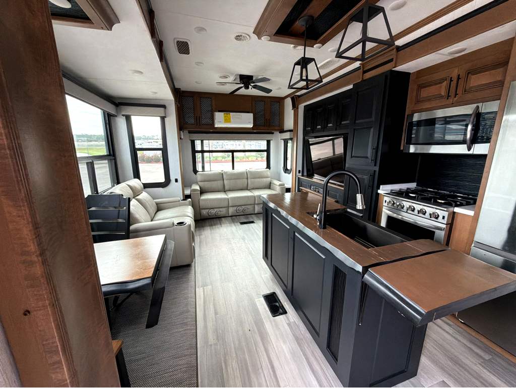 2021 HEARTLAND BIGHORN 3300DL - Image 15