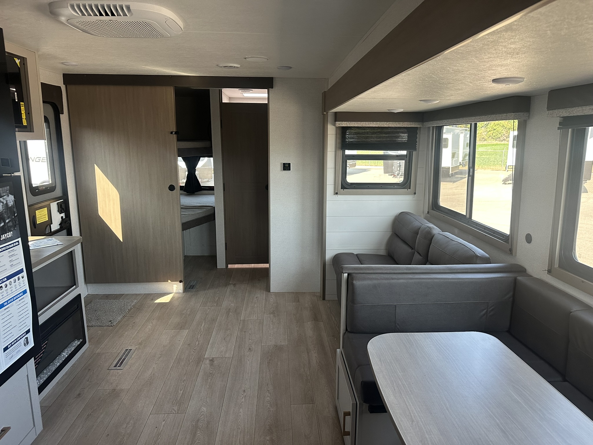 2027 JAYCO JAY FLIGHT 330TBS - Image 10