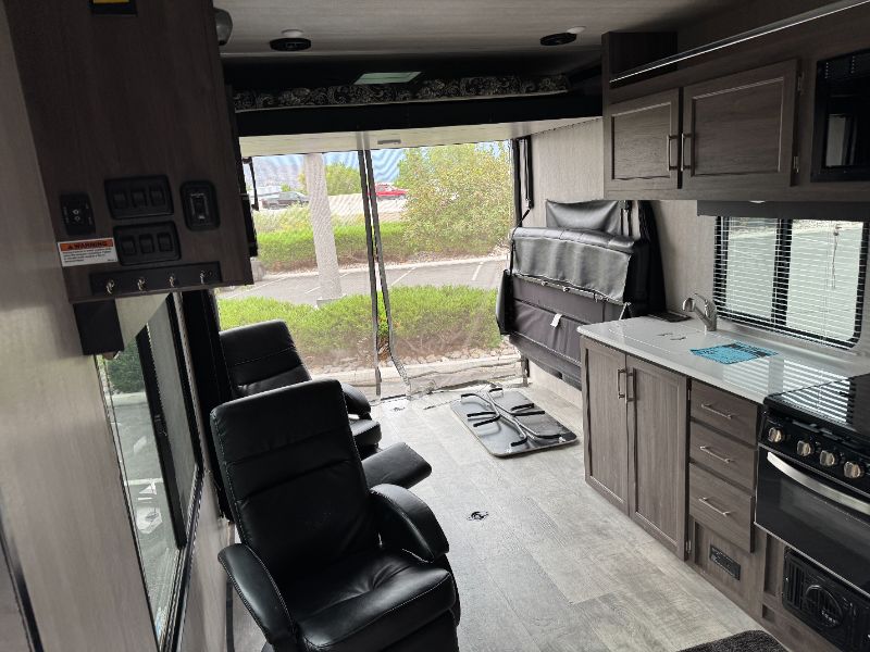 2022 Genesis Supreme Wanderer 26FSWL - Image 17