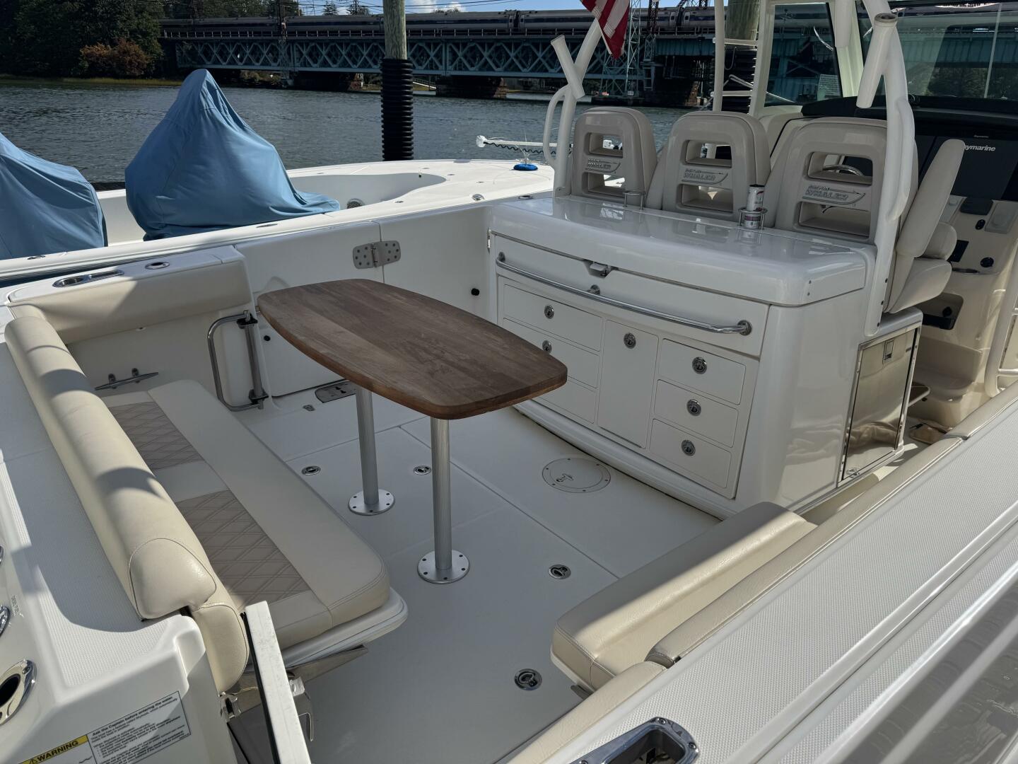 2017 Boston Whaler 370 Outrage - Image 5