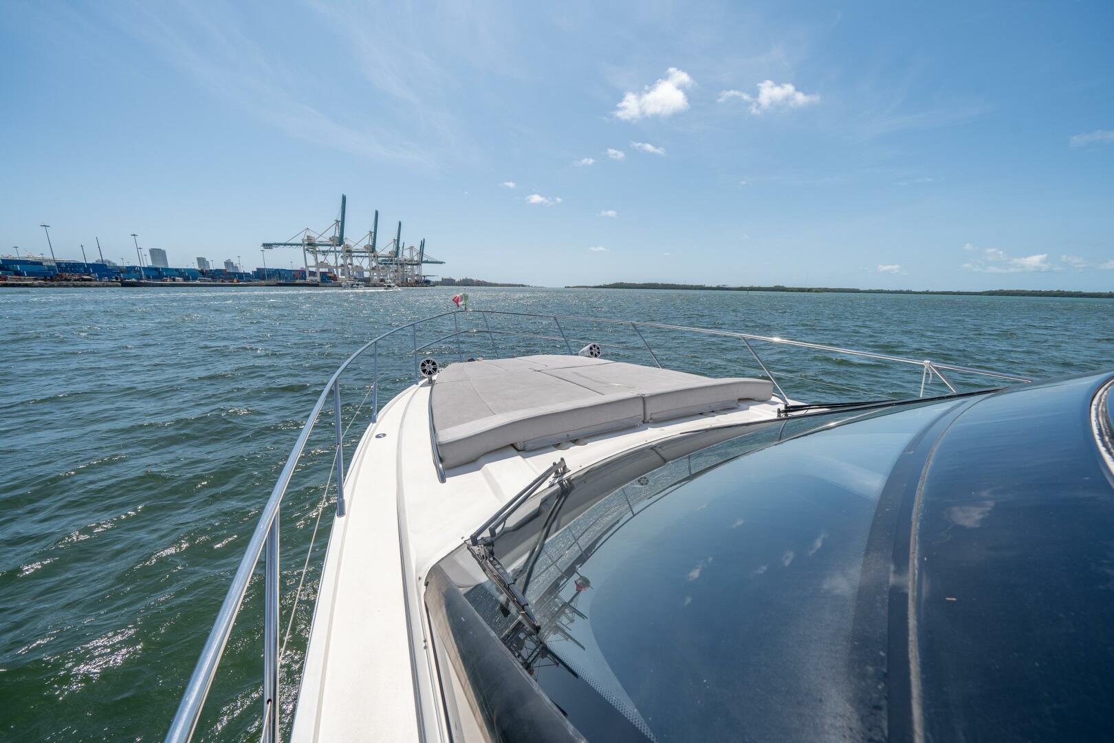 2012 Princess V52 - Image 30