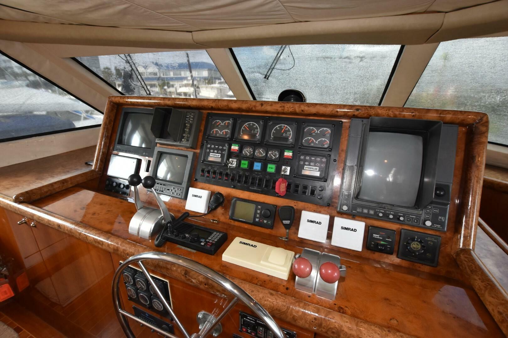 1998 Hatteras 74 Sportdeck - Image 29