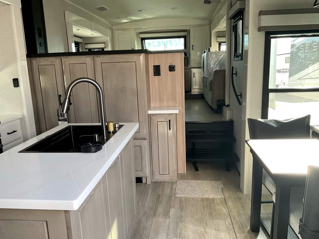 2026 JAYCO PINNACLE 39 FLOK - Image 5